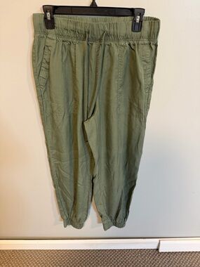 Universal Thread Olive Green Jogger Pants | Size M | Casual Lightweight